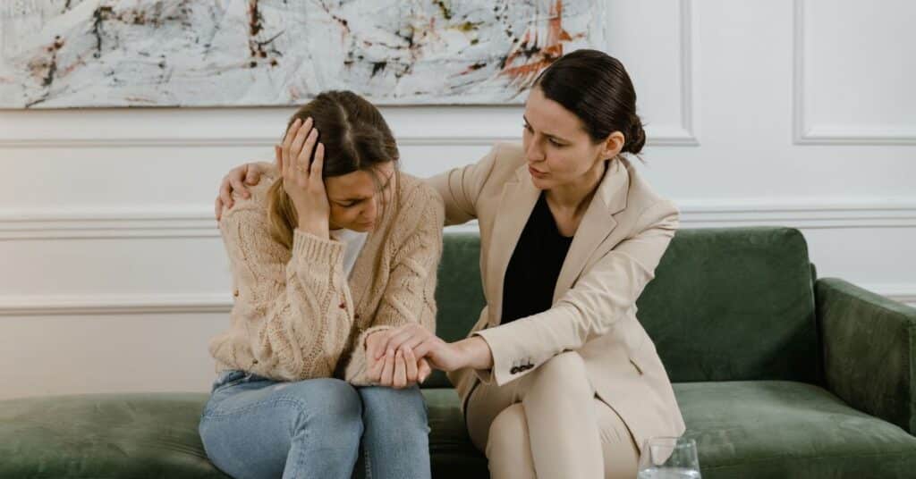 דרך ראשונה – תשתפי חברים קרובים או בני משפחה 