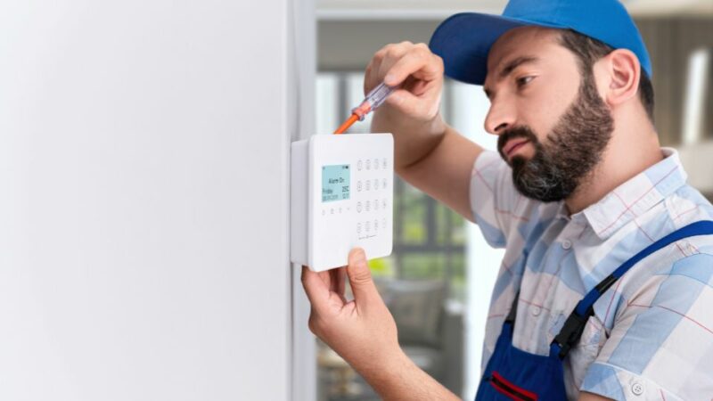 להתקין רשת הגנה לבית