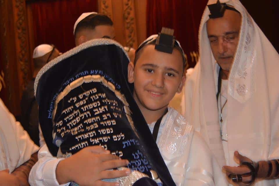 צילום בר מצווה בבית כנסת