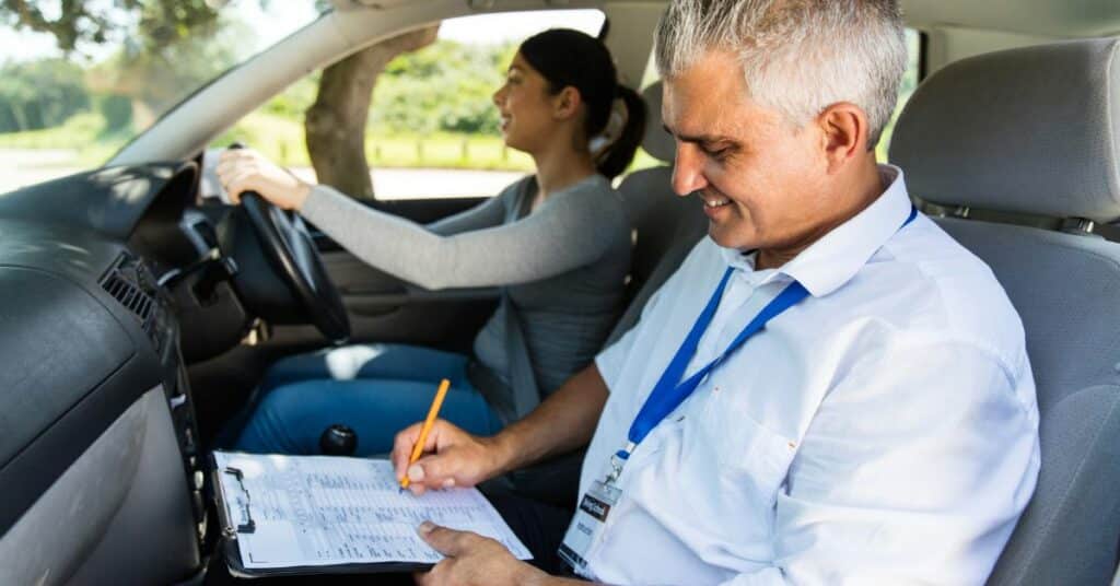 5 טיפים לבחירת מורה הנהיגה המושלם